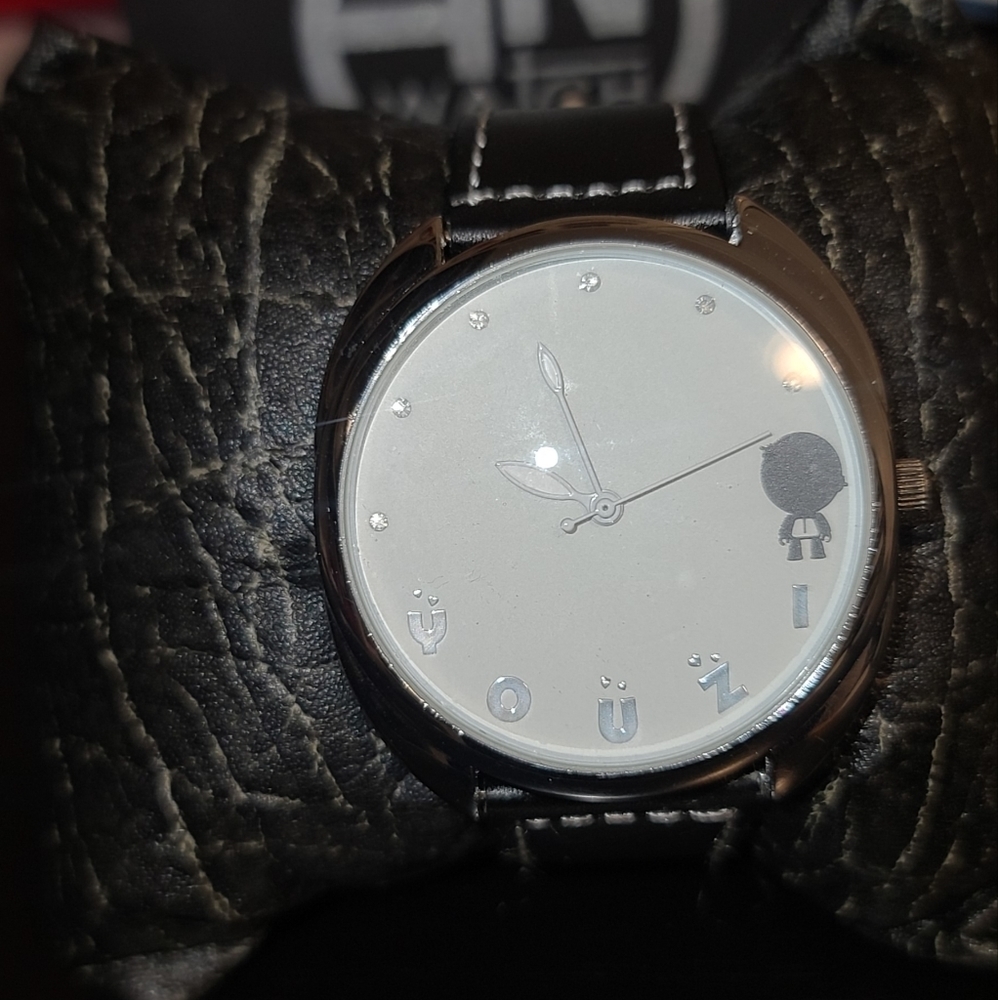 Watch - Picture 3 of 10
